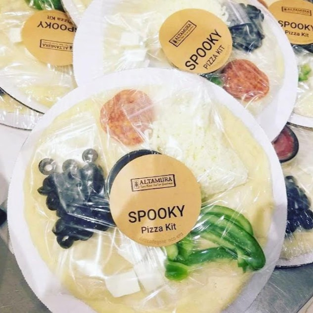 Spooky Pizza Kit (Nostra).